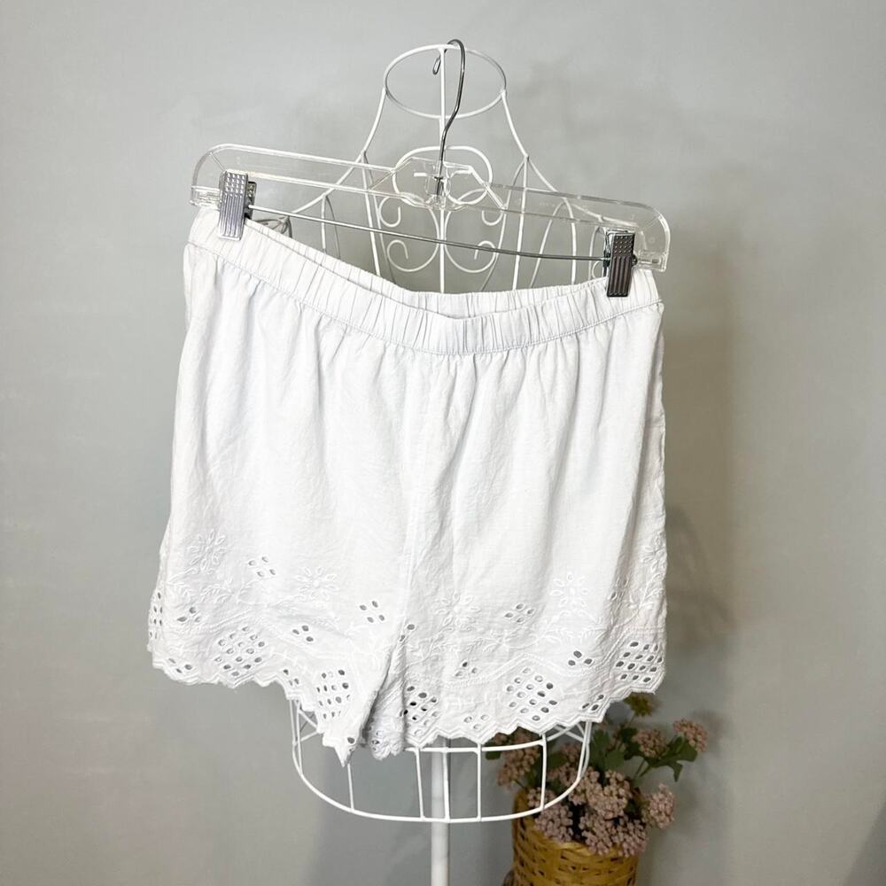 Cute vintage y2k-style baby blue eyelet lace flowy shorts